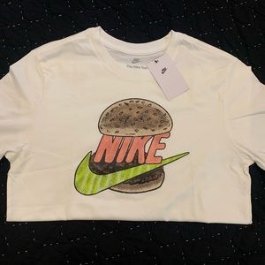 Brand New NIKE Mens T-shirt